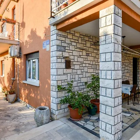 Konukevi Aleks House With