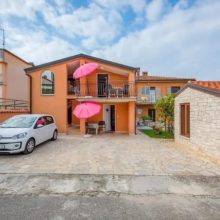 Konukevi Aleks House With 3*