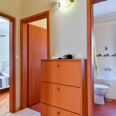 Aleks House With Vendégház