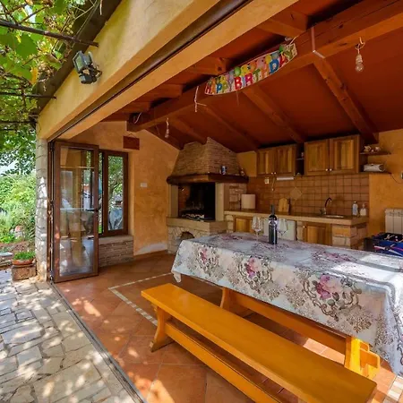Aleks House With Guest house 3*