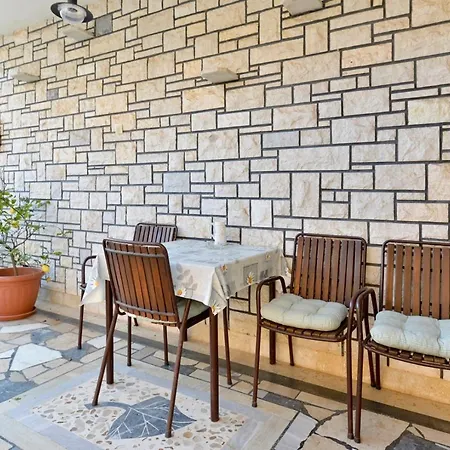 Aleks House With Gostinjska kuća 3*