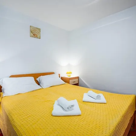 Gæstehus Aleks House With 3*