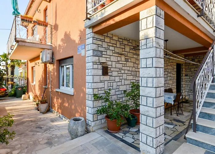 Gasthuis Aleks House With